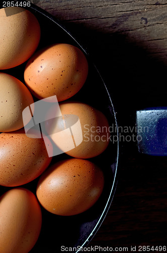 Image of whole eggs