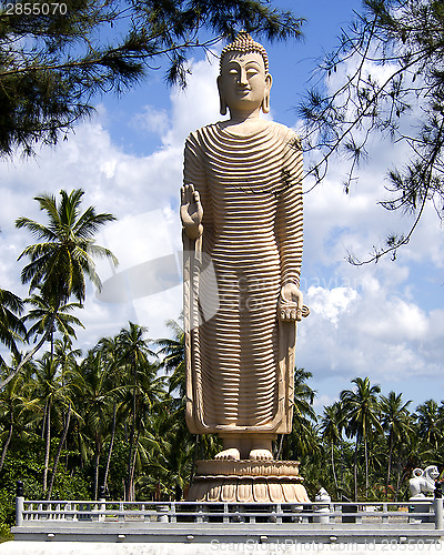 Image of Buddha memorial in Sri Lanka