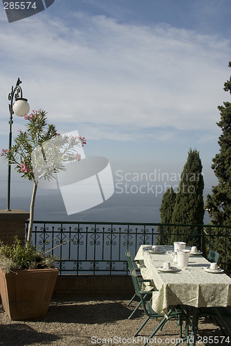 Image of dining tabe sicily