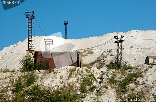 Image of Sidehill with mane building