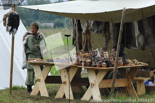 Image of Trading clayware in 1572