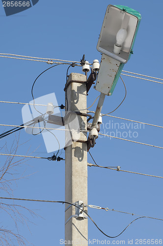 Image of street light against bleu sky