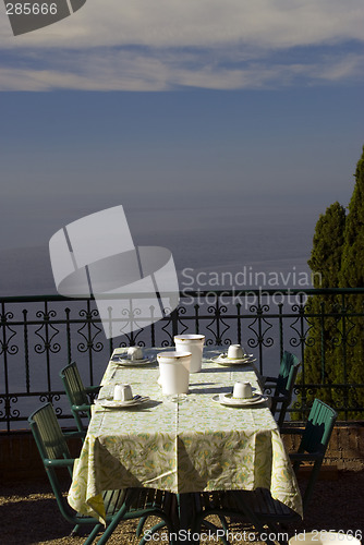 Image of dining tabe sicily