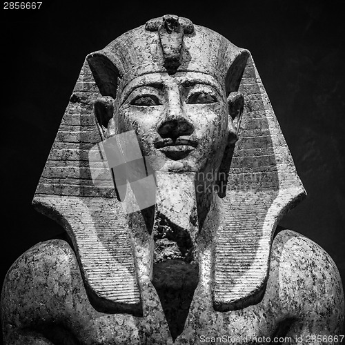 Image of Pharaoh statue
