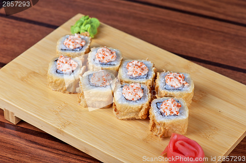 Image of cream cheese and tobico sushi roll