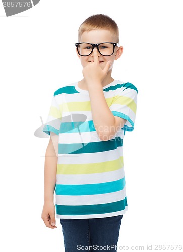 Image of smiling little boy in eyeglasses