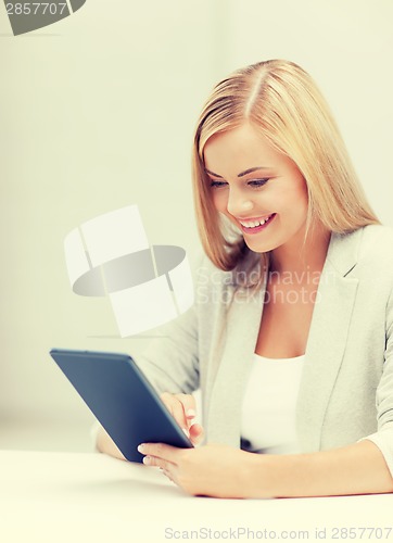 Image of woman with tablet pc