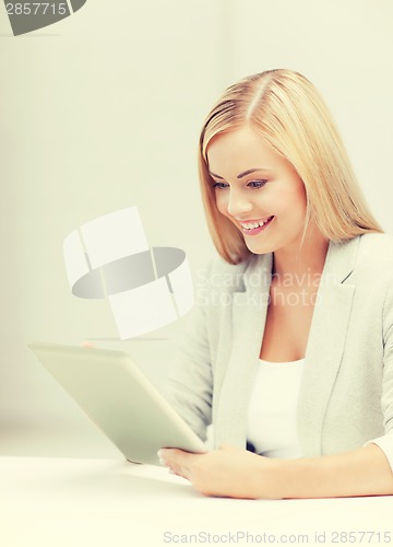 Image of woman with tablet pc