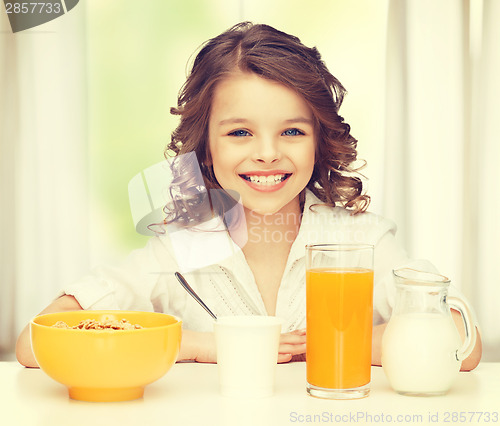 Image of girl with healthy breakfast