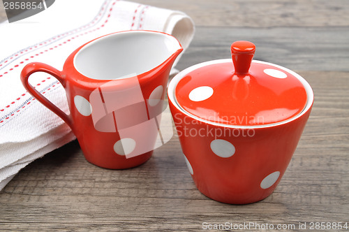 Image of Milk jug and sugar bowl