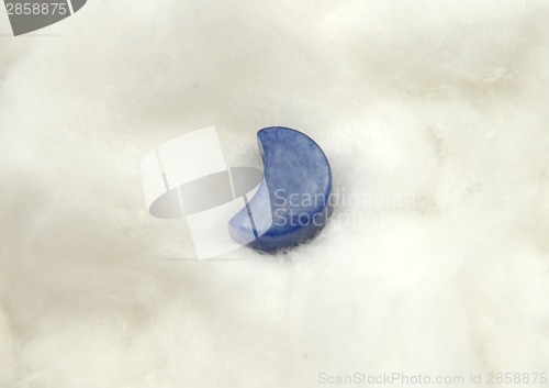 Image of Sodalite on cotton