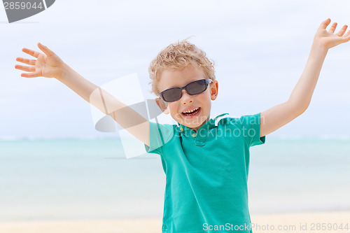 Image of kid at the beach