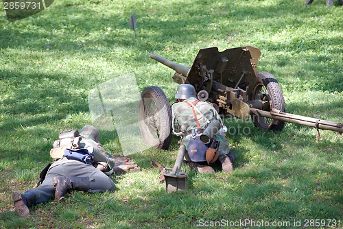 Image of Cannon squad in action