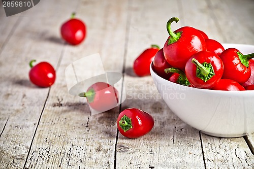 Image of red hot peppers in bowl 