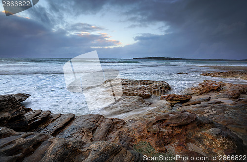 Image of Oak Park, Cronulla on a rainy day with choppyn seas