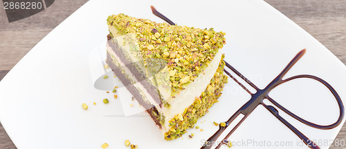 Image of Pistachio cake.