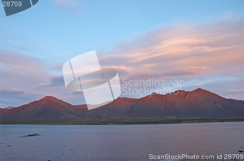 Image of pink mountains