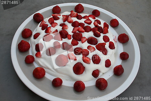 Image of Gateau with strawberries