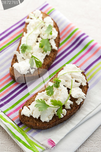 Image of Sandwich with cottage cheese and coriander