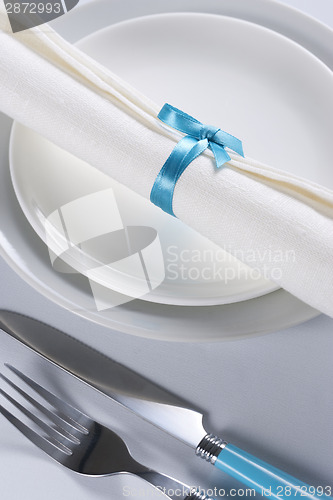 Image of Table setting in blue and white