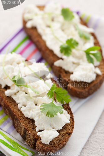 Image of Sandwich with cottage cheese and coriander