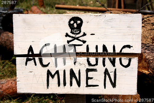 Image of Land mines warning in German