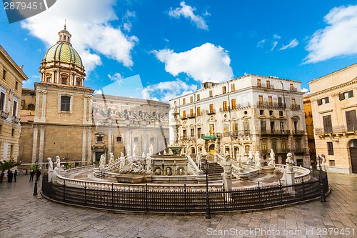 Image of Fontana Pretoria in Palermo, Sicily, Italy