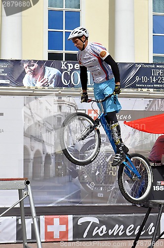 Image of Mikhail Sukhanov ? the champion of Russia on a cycle trial, acts