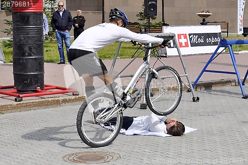 Image of Timur Ibragimov ? the champion of Russia on a cycle trial, acts 