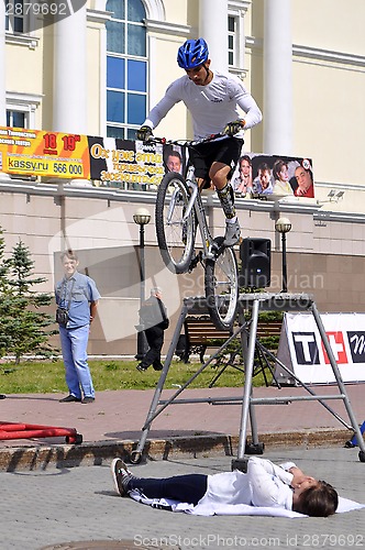 Image of Timur Ibragimov ? the champion of Russia on a cycle trial, acts 