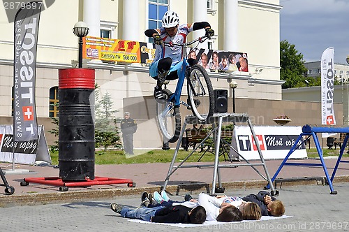 Image of Mikhail Sukhanov ? the champion of Russia on a cycle trial, acts