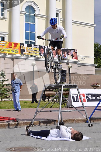 Image of Timur Ibragimov performance, champions of Russia on a cycle tria