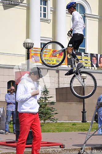 Image of Timur Ibragimov performance, champions of Russia on a cycle tria