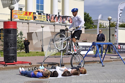 Image of Timur Ibragimov performance, champions of Russia on a cycle tria