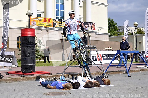 Image of  Mikhail Sukhanov performance, champions of Russia on a cycle tr