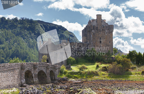 Image of Calm sky over castle