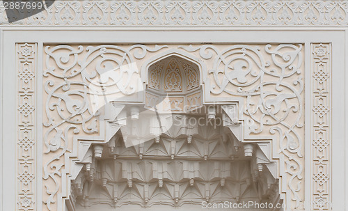 Image of architecture and decorative objects close-up