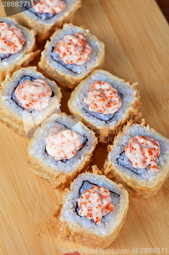 Image of cream cheese and tobico sushi roll