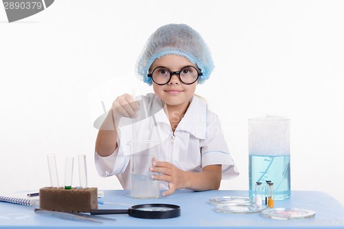 Image of Chemist girl in chemistry class