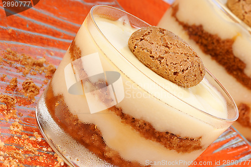 Image of Vanilla custard and amaretti dessert