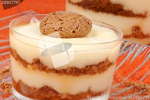 Image of Vanilla custard and amaretti dessert