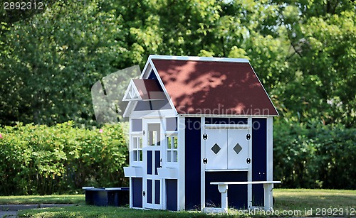 Image of  playhouse in the garden