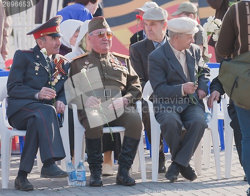 Image of Veterans of World War II on tribunes
