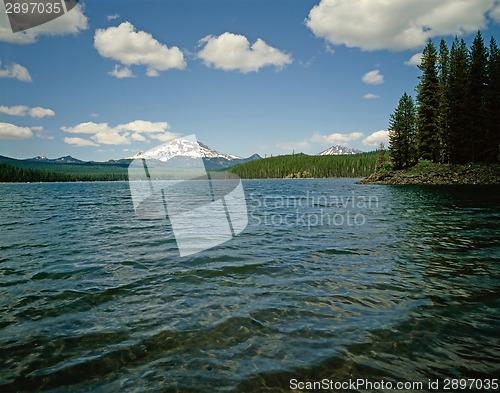 Image of Elk Lake in Oregon
