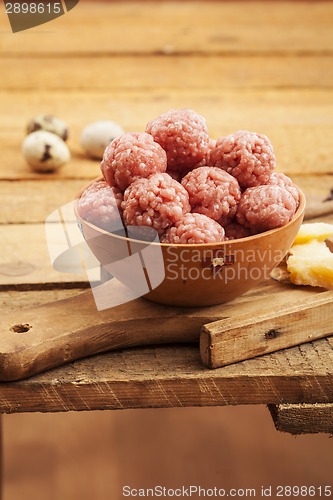 Image of Raw meatballs