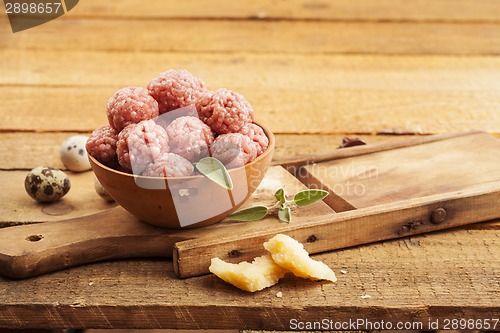 Image of Raw meatballs