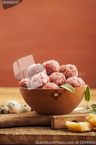 Image of Raw meatballs