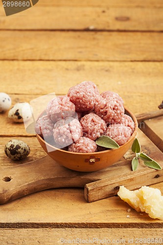 Image of Raw meatballs