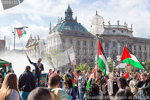 Image of Peaceful demonstration for stopping Israel-Palestine conflict