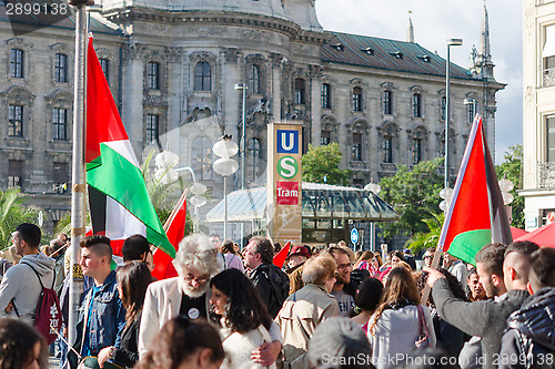 Image of Pro-Palestinian activists at the demonstrations